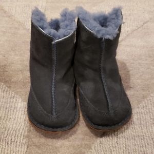 Gently used uggs worn twice